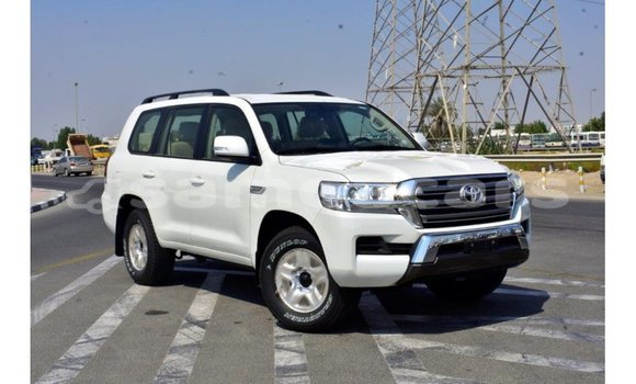Buy Import Toyota Land Cruiser White Car in Import - Dubai in A'ana Buy Import Toyota Land Cruiser White Car in Import - Dubai in A'ana