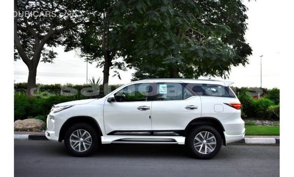 Buy Import Toyota Fortuner White Car in Import - Dubai in A'ana Buy Import Toyota Fortuner White Car in Import - Dubai in A'ana