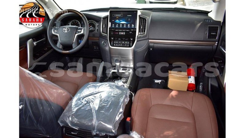 Big with watermark toyota land cruiser a'ana import dubai 2960