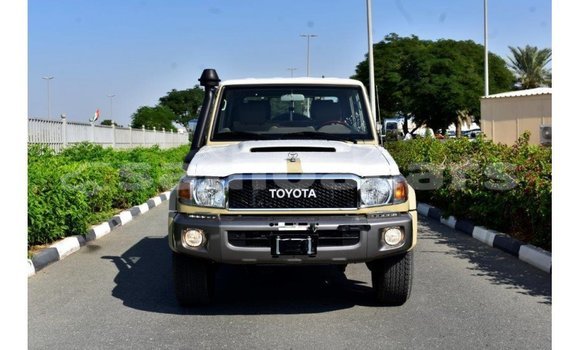 Buy Import Toyota Land Cruiser Beige Car in Import - Dubai in A'ana Buy Import Toyota Land Cruiser Beige Car in Import - Dubai in A'ana