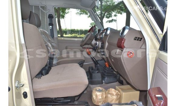 Buy Import Toyota Land Cruiser Beige Car in Import - Dubai in A'ana Buy Import Toyota Land Cruiser Beige Car in Import - Dubai in A'ana