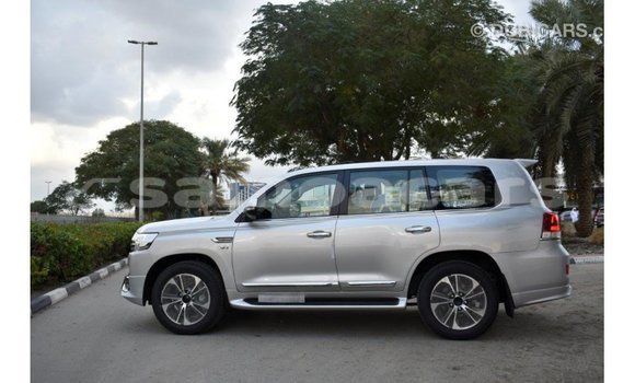 Buy Import Toyota Land Cruiser Other Car in Import - Dubai in A'ana Buy Import Toyota Land Cruiser Other Car in Import - Dubai in A'ana
