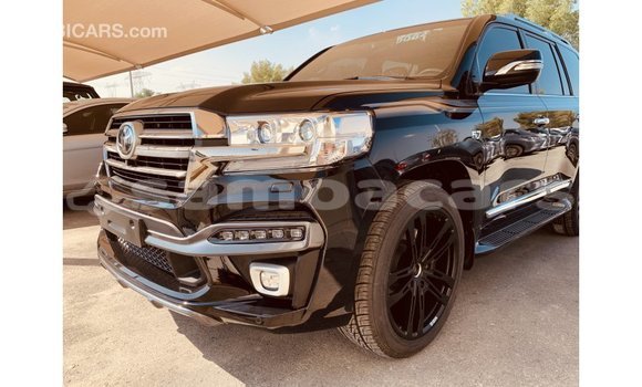 Acheter Import Voiture Toyota Land Cruiser Noir à Import - Dubai, A'ana Acheter Import Voiture Toyota Land Cruiser Noir à Import - Dubai, A'ana