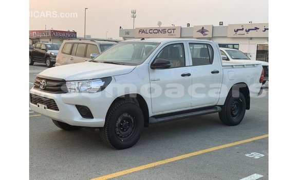 Acheter Import Voiture Toyota Hilux Blanc à Import - Dubai, A'ana Acheter Import Voiture Toyota Hilux Blanc à Import - Dubai, A'ana