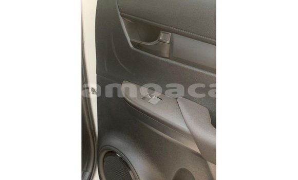 Acheter Import Voiture Toyota Hilux Blanc à Import - Dubai, A'ana Acheter Import Voiture Toyota Hilux Blanc à Import - Dubai, A'ana