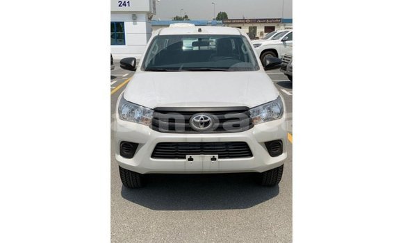 Acheter Import Voiture Toyota Hilux Blanc à Import - Dubai, A'ana Acheter Import Voiture Toyota Hilux Blanc à Import - Dubai, A'ana
