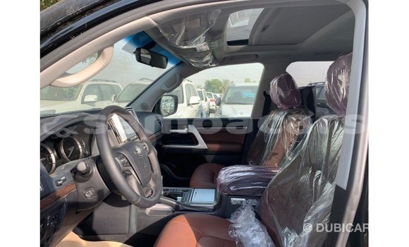 Acheter Import Voiture Toyota Land Cruiser Noir à Import - Dubai, A'ana Acheter Import Voiture Toyota Land Cruiser Noir à Import - Dubai, A'ana