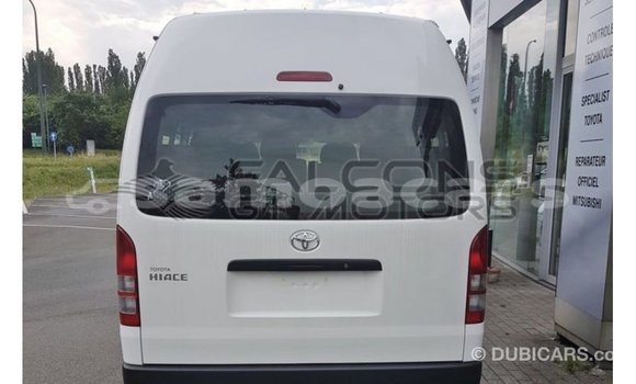 Acheter Import Voiture Toyota Hiace Blanc à Import - Dubai, A'ana Acheter Import Voiture Toyota Hiace Blanc à Import - Dubai, A'ana
