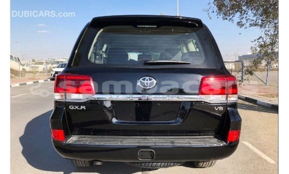 Acheter Import Voiture Toyota Land Cruiser Noir à Import - Dubai, A'ana Acheter Import Voiture Toyota Land Cruiser Noir à Import - Dubai, A'ana