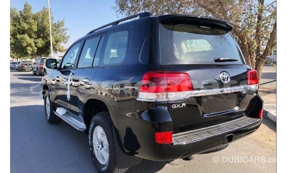 Acheter Import Voiture Toyota Land Cruiser Noir à Import - Dubai, A'ana Acheter Import Voiture Toyota Land Cruiser Noir à Import - Dubai, A'ana