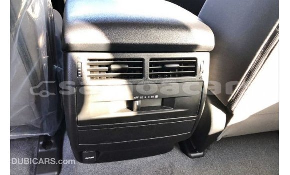 Acheter Import Voiture Toyota Land Cruiser Noir à Import - Dubai, A'ana Acheter Import Voiture Toyota Land Cruiser Noir à Import - Dubai, A'ana