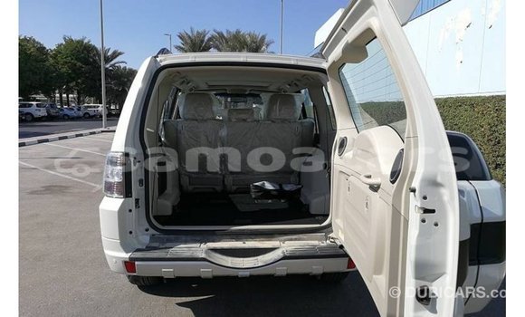 Acheter Import Voiture Mitsubishi Pajero Blanc à Import - Dubai, A'ana Acheter Import Voiture Mitsubishi Pajero Blanc à Import - Dubai, A'ana