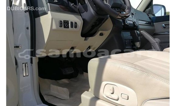 Acheter Import Voiture Mitsubishi Pajero Blanc à Import - Dubai, A'ana Acheter Import Voiture Mitsubishi Pajero Blanc à Import - Dubai, A'ana