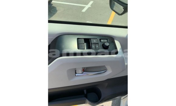 Acheter Import Voiture Toyota Hiace Blanc à Import - Dubai, A'ana Acheter Import Voiture Toyota Hiace Blanc à Import - Dubai, A'ana