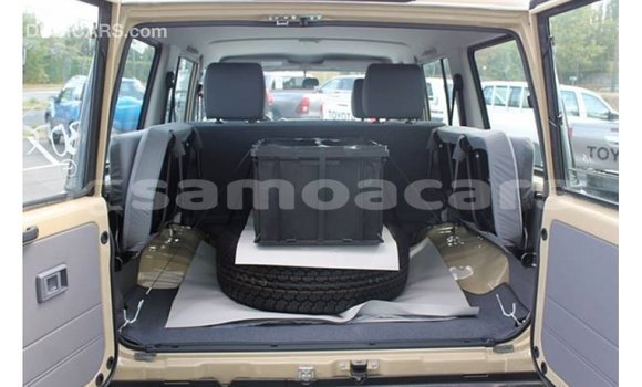 Acheter Import Voiture Toyota Land Cruiser Beige à Import - Dubai, A'ana Acheter Import Voiture Toyota Land Cruiser Beige à Import - Dubai, A'ana