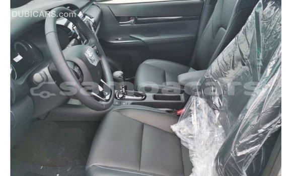 Acheter Import Voiture Toyota Hilux Marron à Import - Dubai, A'ana Acheter Import Voiture Toyota Hilux Marron à Import - Dubai, A'ana