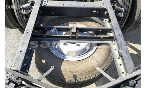 Acheter Import Voiture Mitsubishi Carisma Blanc à Import - Dubai, A'ana Acheter Import Voiture Mitsubishi Carisma Blanc à Import - Dubai, A'ana