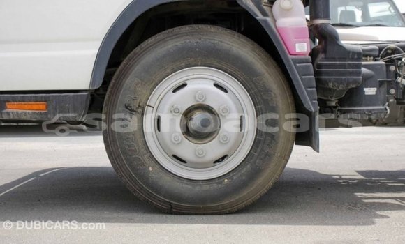 Acheter Import Voiture Mitsubishi Carisma Blanc à Import - Dubai, A'ana Acheter Import Voiture Mitsubishi Carisma Blanc à Import - Dubai, A'ana