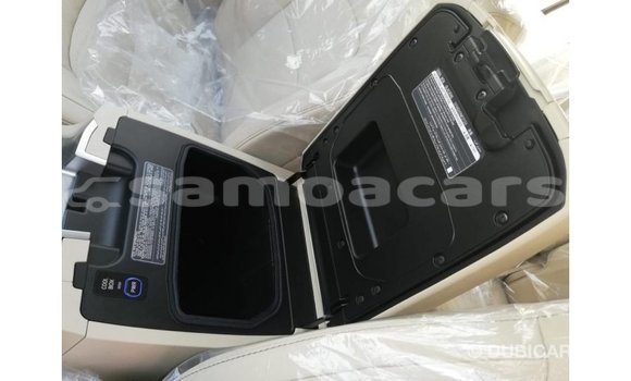 Acheter Import Voiture Toyota Land Cruiser Blanc à Import - Dubai, A'ana Acheter Import Voiture Toyota Land Cruiser Blanc à Import - Dubai, A'ana