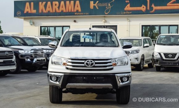 Acheter Import Voiture Toyota Hilux Blanc à Import - Dubai, A'ana Acheter Import Voiture Toyota Hilux Blanc à Import - Dubai, A'ana