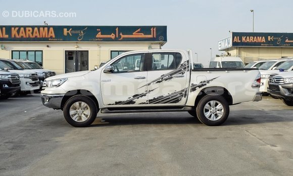 Acheter Import Voiture Toyota Hilux Blanc à Import - Dubai, A'ana Acheter Import Voiture Toyota Hilux Blanc à Import - Dubai, A'ana