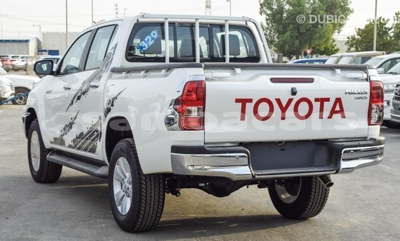 Acheter Import Voiture Toyota Hilux Blanc à Import - Dubai, A'ana Acheter Import Voiture Toyota Hilux Blanc à Import - Dubai, A'ana