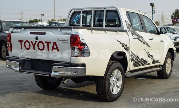 Acheter Import Voiture Toyota Hilux Blanc à Import - Dubai, A'ana Acheter Import Voiture Toyota Hilux Blanc à Import - Dubai, A'ana