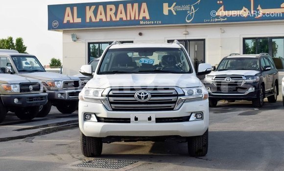 Buy Import Toyota Land Cruiser White Car in Import - Dubai in A'ana Buy Import Toyota Land Cruiser White Car in Import - Dubai in A'ana