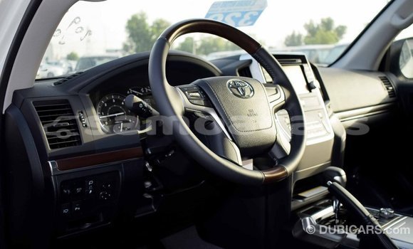 Buy Import Toyota Land Cruiser White Car in Import - Dubai in A'ana Buy Import Toyota Land Cruiser White Car in Import - Dubai in A'ana