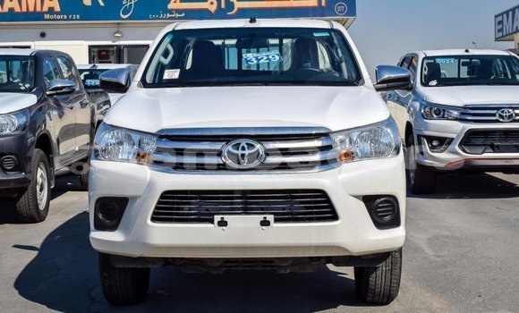 Acheter Import Voiture Toyota Hilux Blanc à Import - Dubai, A'ana Acheter Import Voiture Toyota Hilux Blanc à Import - Dubai, A'ana