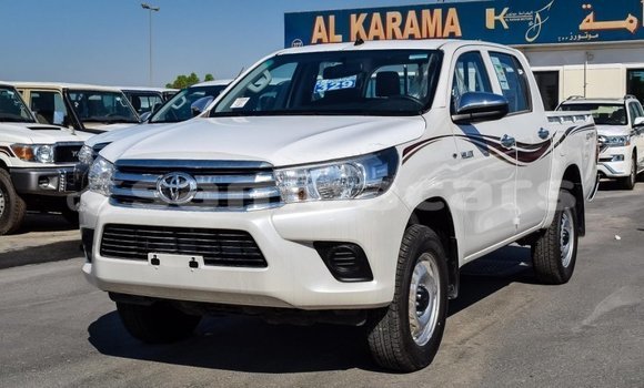 Acheter Import Voiture Toyota Hilux Blanc à Import - Dubai, A'ana Acheter Import Voiture Toyota Hilux Blanc à Import - Dubai, A'ana