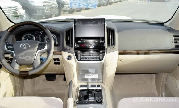Buy Import Toyota Land Cruiser White Car in Import - Dubai in A'ana Buy Import Toyota Land Cruiser White Car in Import - Dubai in A'ana