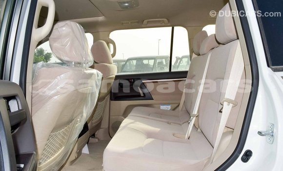 Buy Import Toyota Land Cruiser White Car in Import - Dubai in A'ana Buy Import Toyota Land Cruiser White Car in Import - Dubai in A'ana