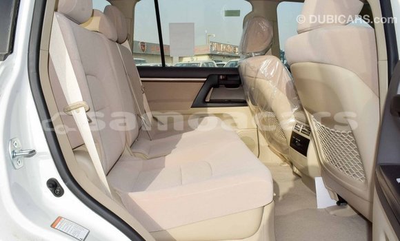 Buy Import Toyota Land Cruiser White Car in Import - Dubai in A'ana Buy Import Toyota Land Cruiser White Car in Import - Dubai in A'ana