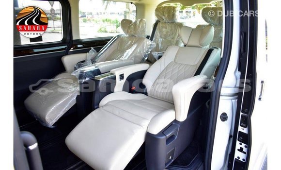 Buy Import Toyota Granvia White Car in Import - Dubai in A'ana Buy Import Toyota Granvia White Car in Import - Dubai in A'ana
