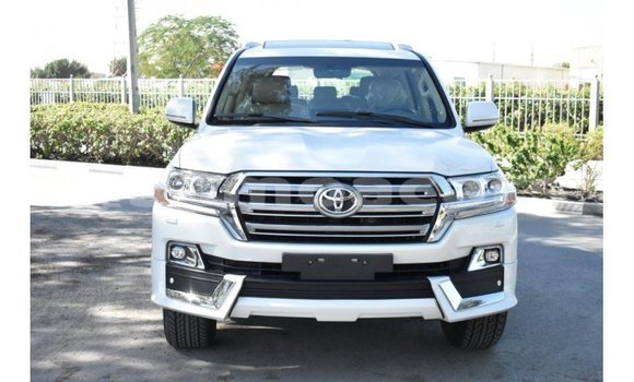 Buy Import Toyota Land Cruiser White Car in Import - Dubai in A'ana Buy Import Toyota Land Cruiser White Car in Import - Dubai in A'ana