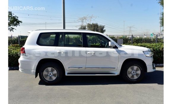 Buy Import Toyota Land Cruiser White Car in Import - Dubai in A'ana Buy Import Toyota Land Cruiser White Car in Import - Dubai in A'ana