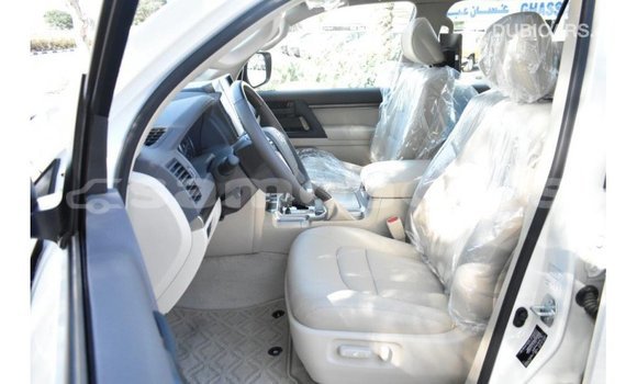 Buy Import Toyota Land Cruiser White Car in Import - Dubai in A'ana Buy Import Toyota Land Cruiser White Car in Import - Dubai in A'ana