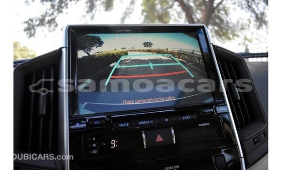 Buy Import Toyota Land Cruiser White Car in Import - Dubai in A'ana Buy Import Toyota Land Cruiser White Car in Import - Dubai in A'ana