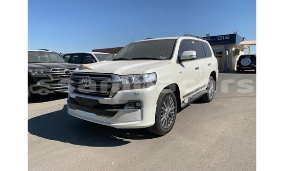 Buy Import Toyota Land Cruiser White Car in Import - Dubai in A'ana Buy Import Toyota Land Cruiser White Car in Import - Dubai in A'ana