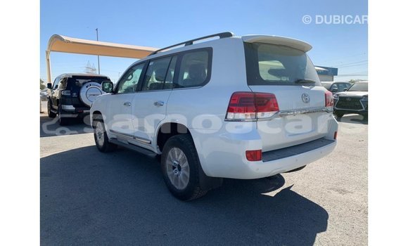 Buy Import Toyota Land Cruiser White Car in Import - Dubai in A'ana Buy Import Toyota Land Cruiser White Car in Import - Dubai in A'ana