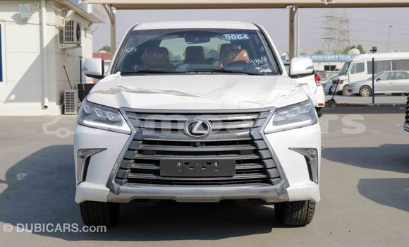 Acheter Import Voiture Lexus LX Blanc à Import - Dubai, A'ana Acheter Import Voiture Lexus LX Blanc à Import - Dubai, A'ana