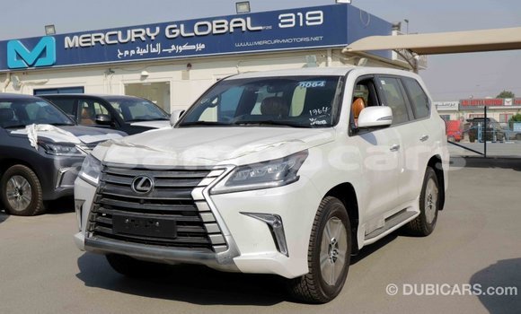 Acheter Import Voiture Lexus LX Blanc à Import - Dubai, A'ana Acheter Import Voiture Lexus LX Blanc à Import - Dubai, A'ana