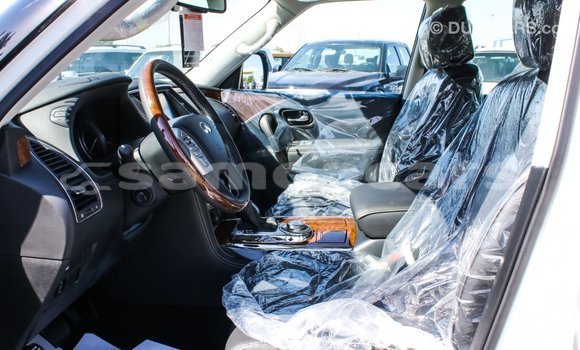 Acheter Import Voiture Infiniti Q Blanc à Import - Dubai, A'ana Acheter Import Voiture Infiniti Q Blanc à Import - Dubai, A'ana