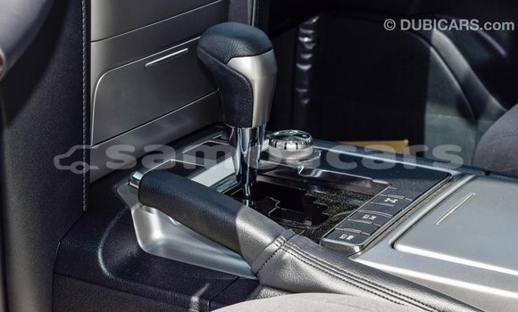 Acheter Import Voiture Toyota Land Cruiser Noir à Import - Dubai, A'ana Acheter Import Voiture Toyota Land Cruiser Noir à Import - Dubai, A'ana