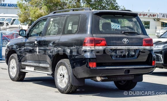 Acheter Import Voiture Toyota Land Cruiser Noir à Import - Dubai, A'ana Acheter Import Voiture Toyota Land Cruiser Noir à Import - Dubai, A'ana