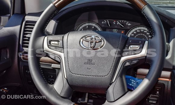 Buy Import Toyota Land Cruiser White Car in Import - Dubai in A'ana Buy Import Toyota Land Cruiser White Car in Import - Dubai in A'ana