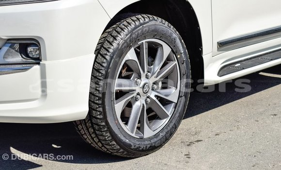 Buy Import Toyota Land Cruiser White Car in Import - Dubai in A'ana Buy Import Toyota Land Cruiser White Car in Import - Dubai in A'ana