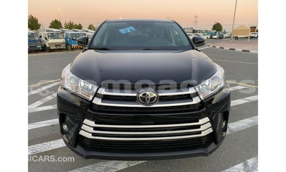 Acheter Import Voiture Toyota Highlander Noir à Import - Dubai, A'ana Acheter Import Voiture Toyota Highlander Noir à Import - Dubai, A'ana