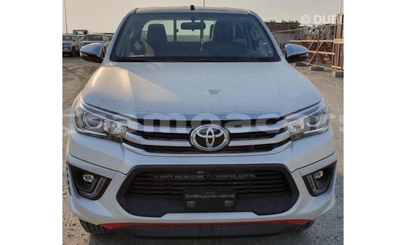 Buy Import Toyota Hilux White Car in Import - Dubai in A'ana Buy Import Toyota Hilux White Car in Import - Dubai in A'ana